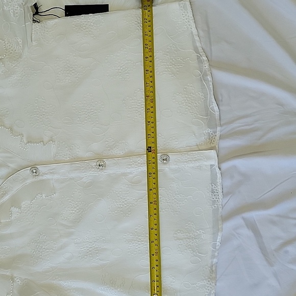 Women's White Lace Top - Picture 15 of 16